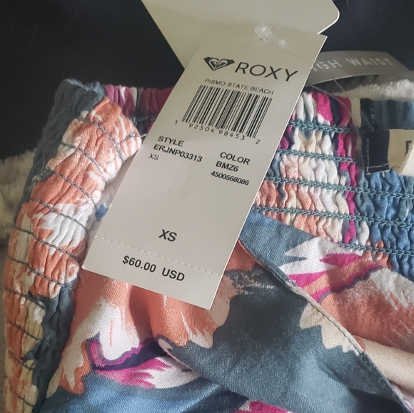 Roxy Hawaiian print pallazo pants. - Picture 3 of 4